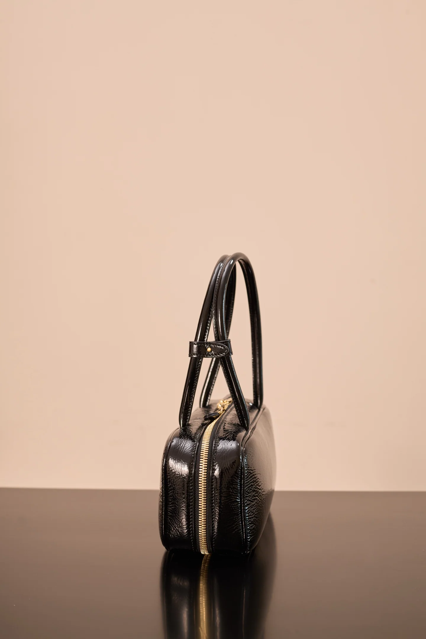 Miu Miu - 5bb173m1050 - Сумочка - Маленькая - Лакированная кожа, черная