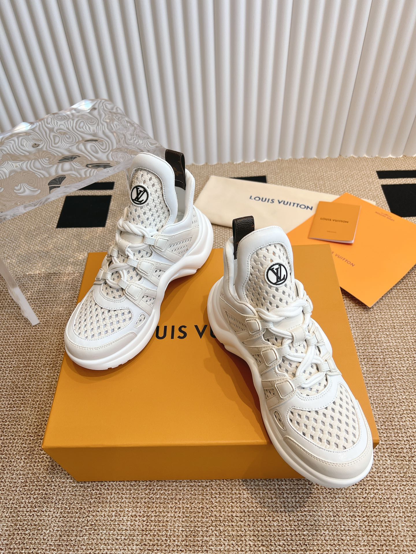 Повседневные туфли на платформе LV-2024 - белые