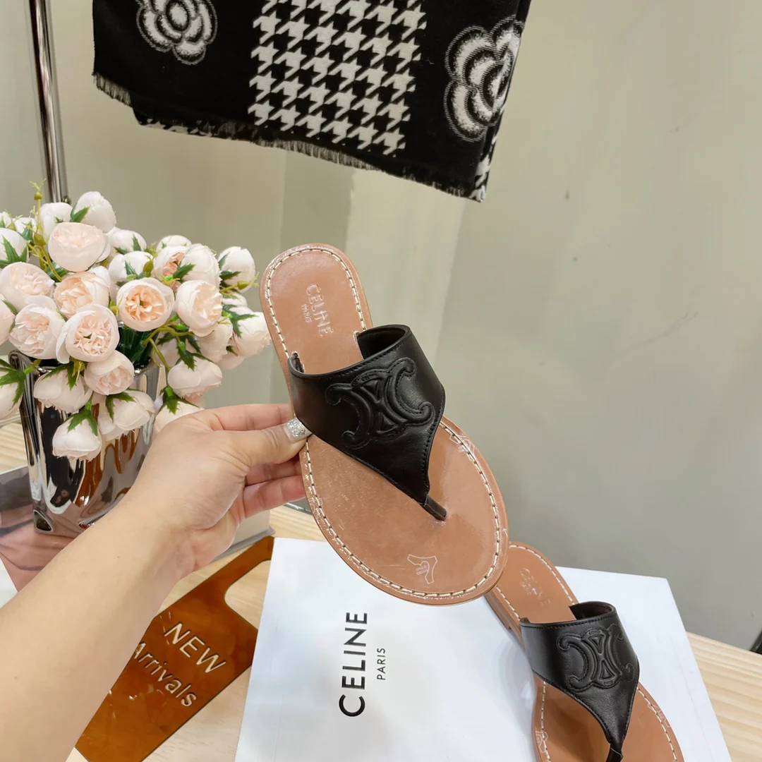 Celine - Новинка весна/лето 2023 - Ретро-шлепанцы Arc de Triomphe