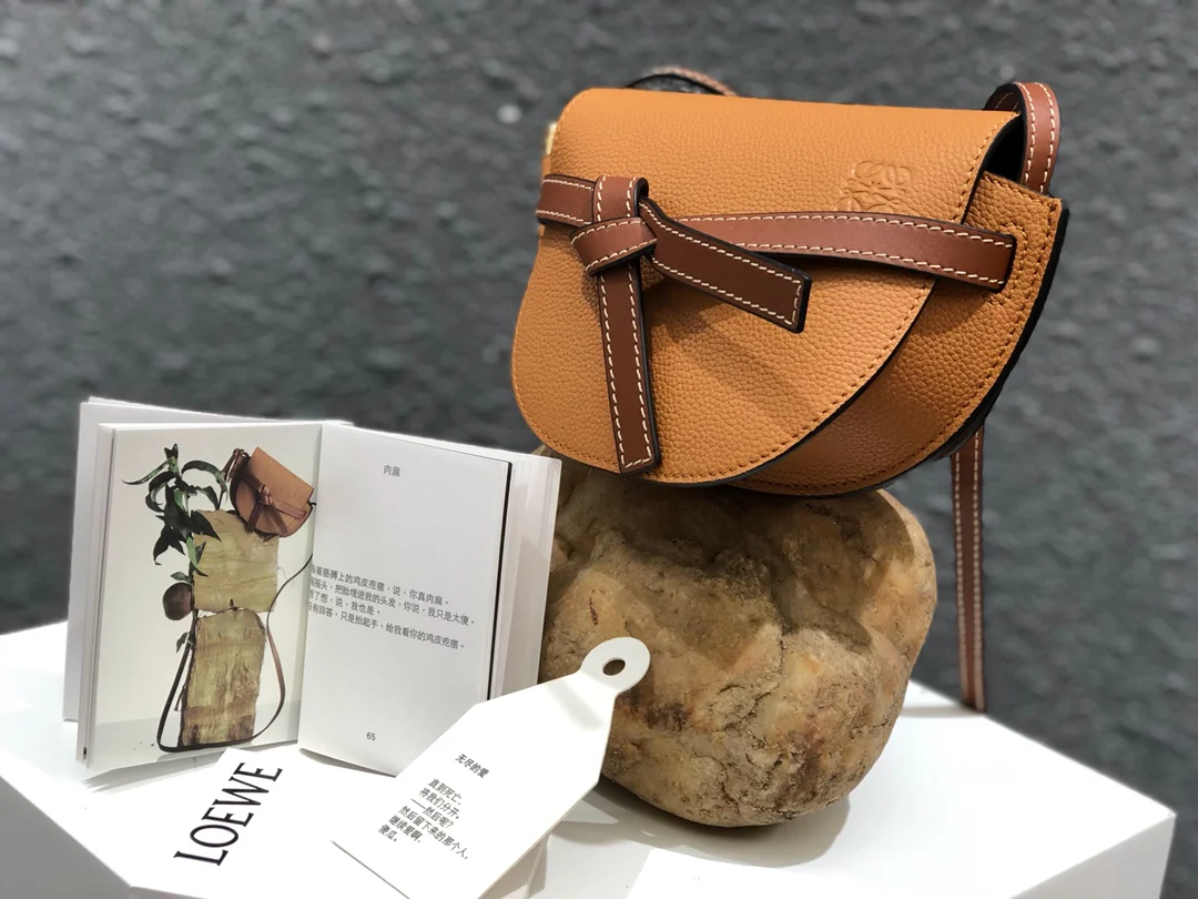 Loewe-gate-mini-21x12-5x9-5-cm-4