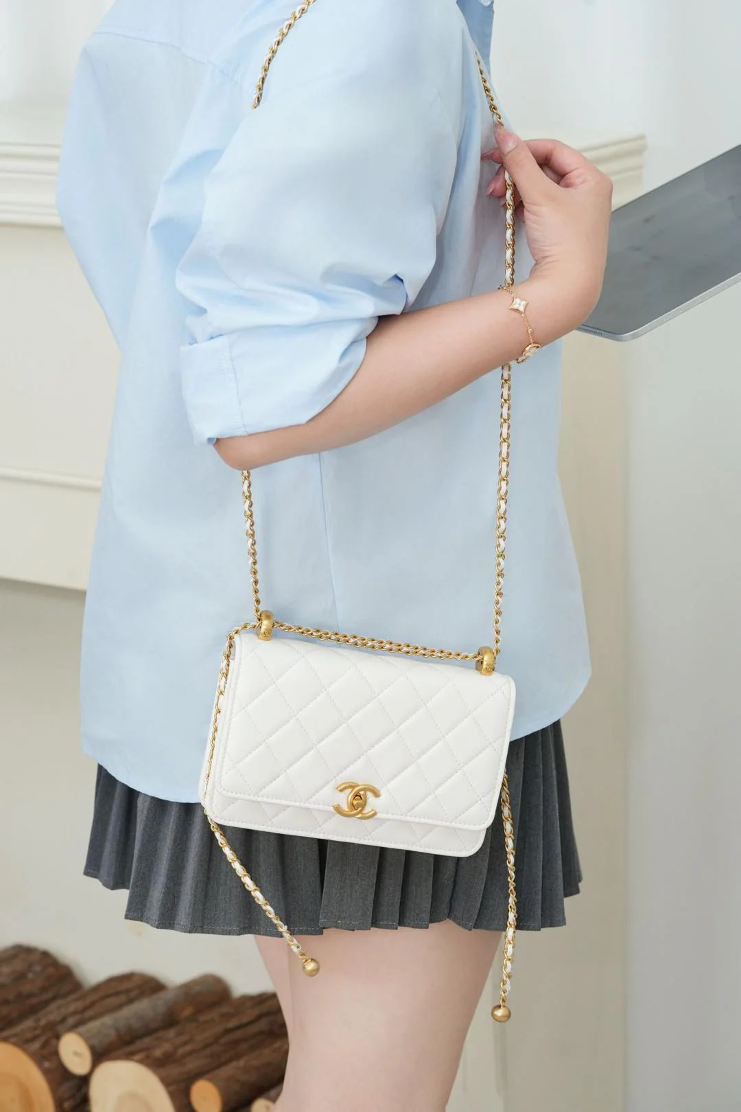 Chanel - Двойная золотая цепочка с бусинами - Застежка из белого золота