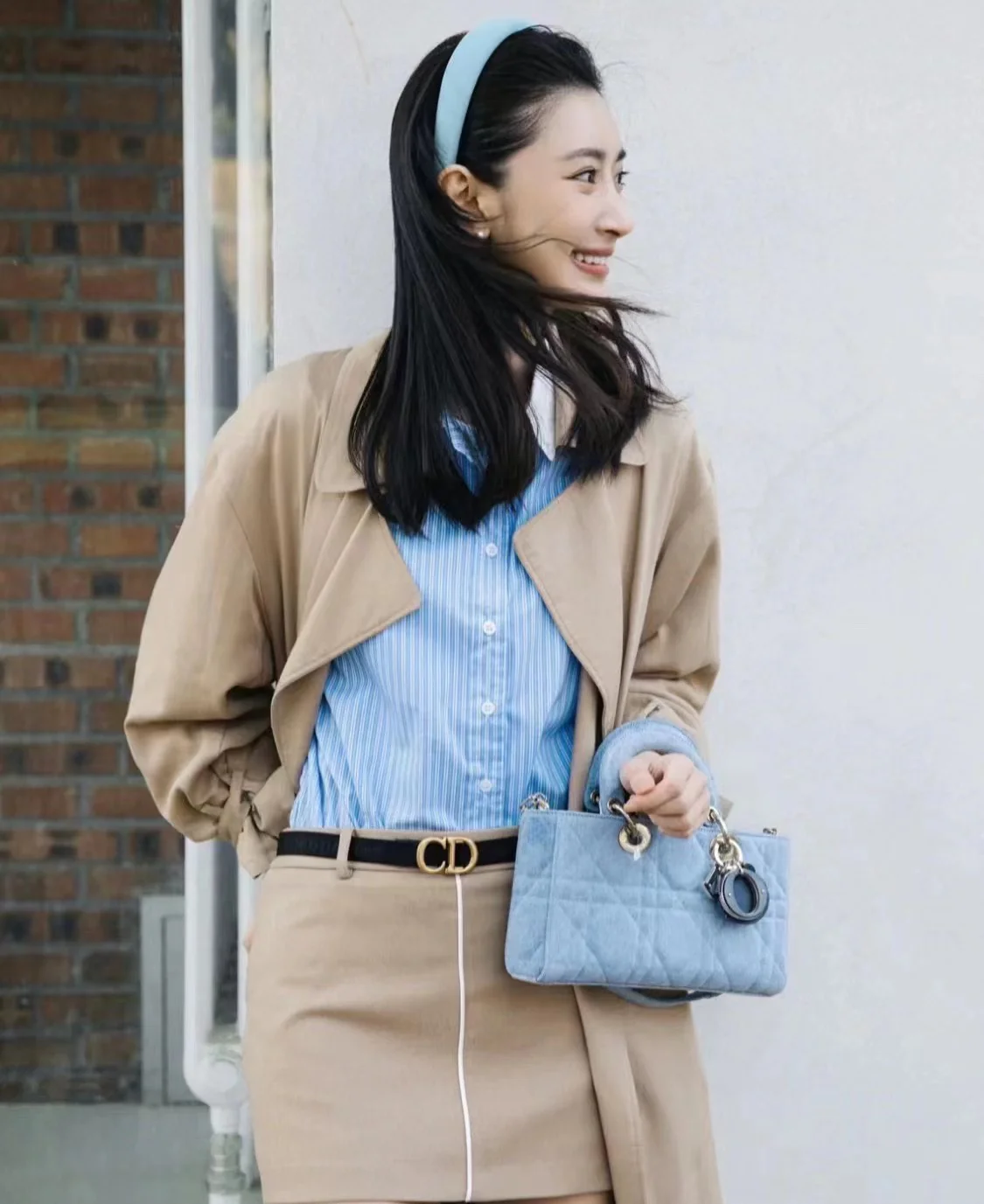 Сумка Dior Lady D'Joy - серия Denim - фотографии в одежде.