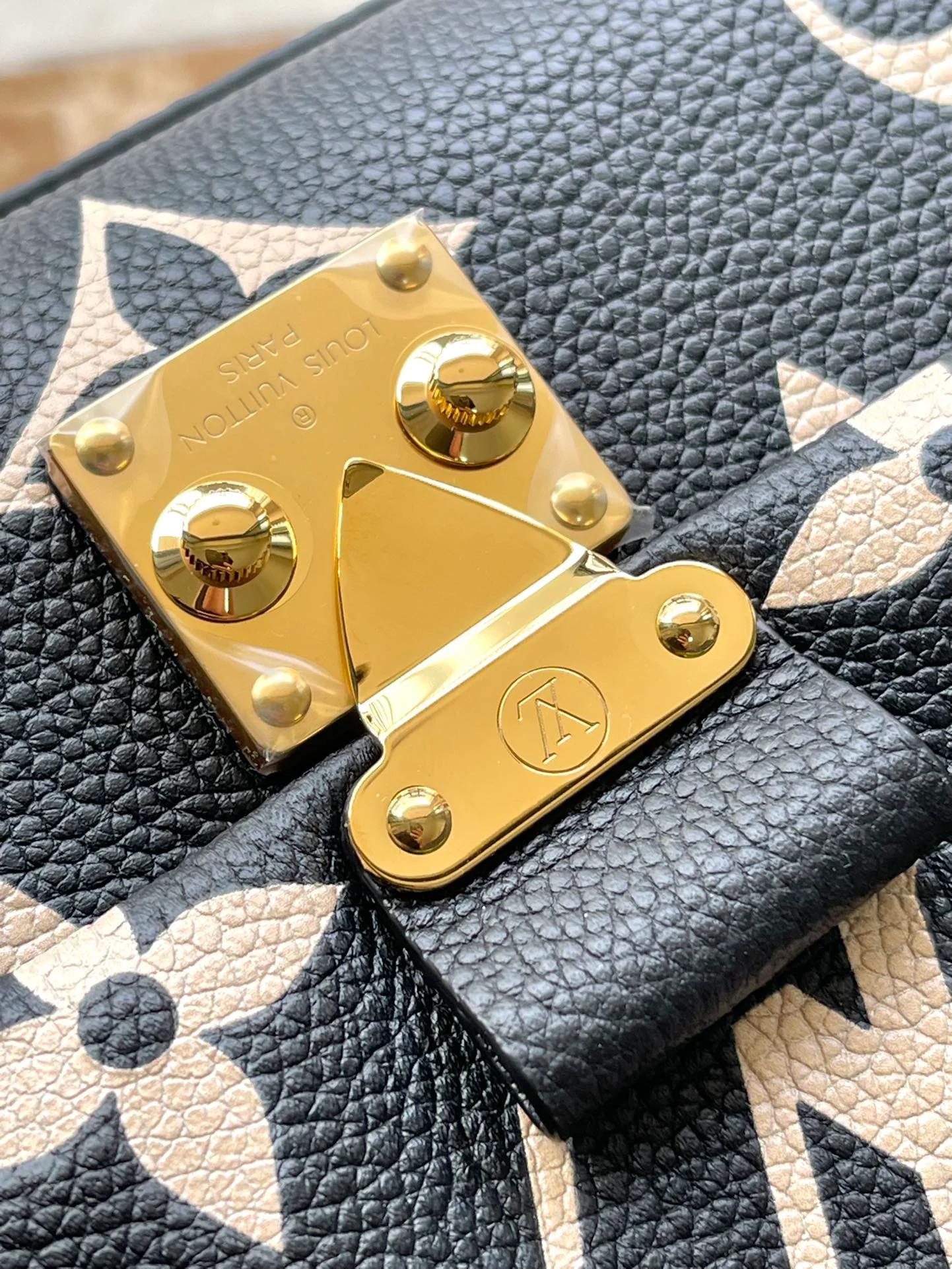 m45978-LV-madeleine-bb-handbag/crossbody bag-black printed