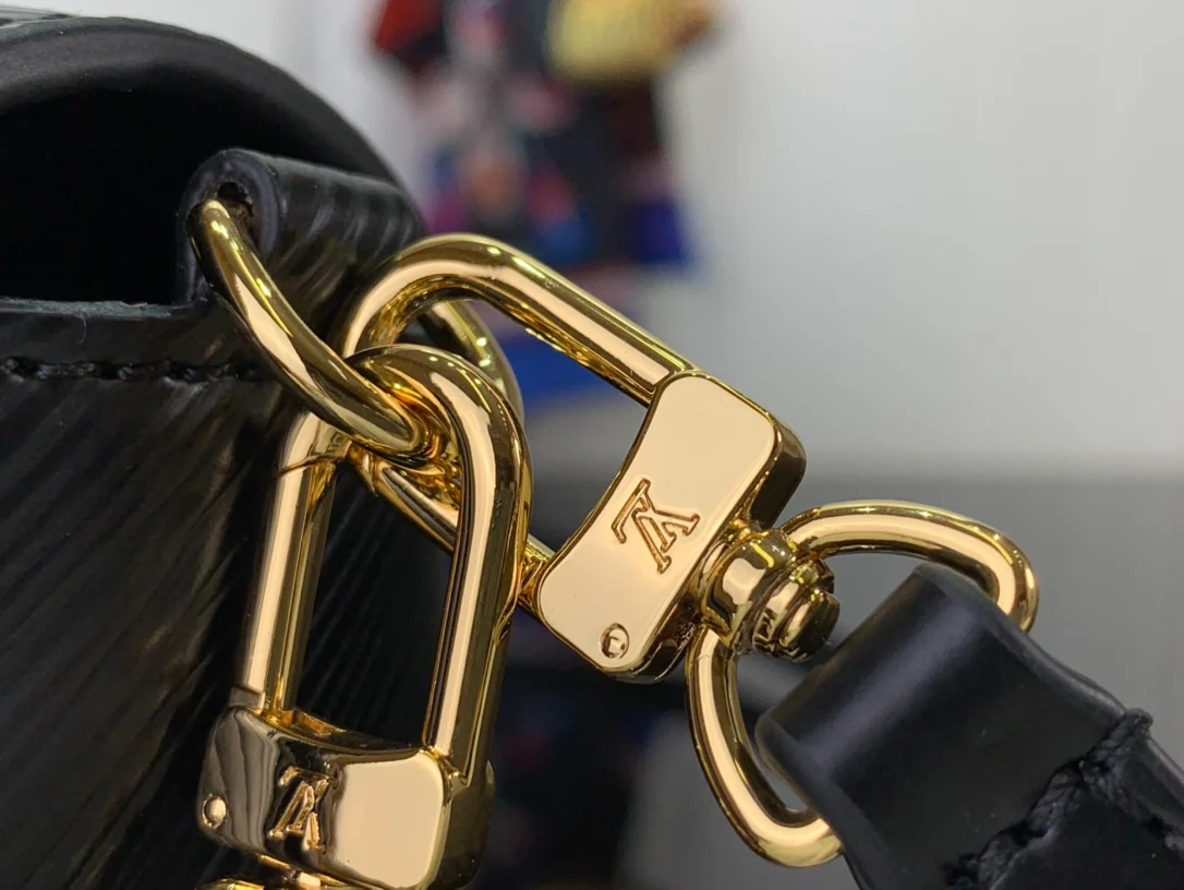 LV Twist West Pochette - Черная