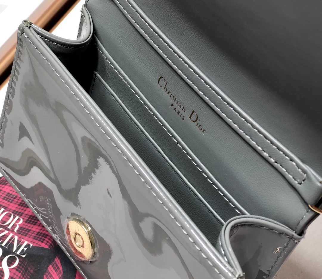 Dior Lady Dior Nano 链条卡包／腰包