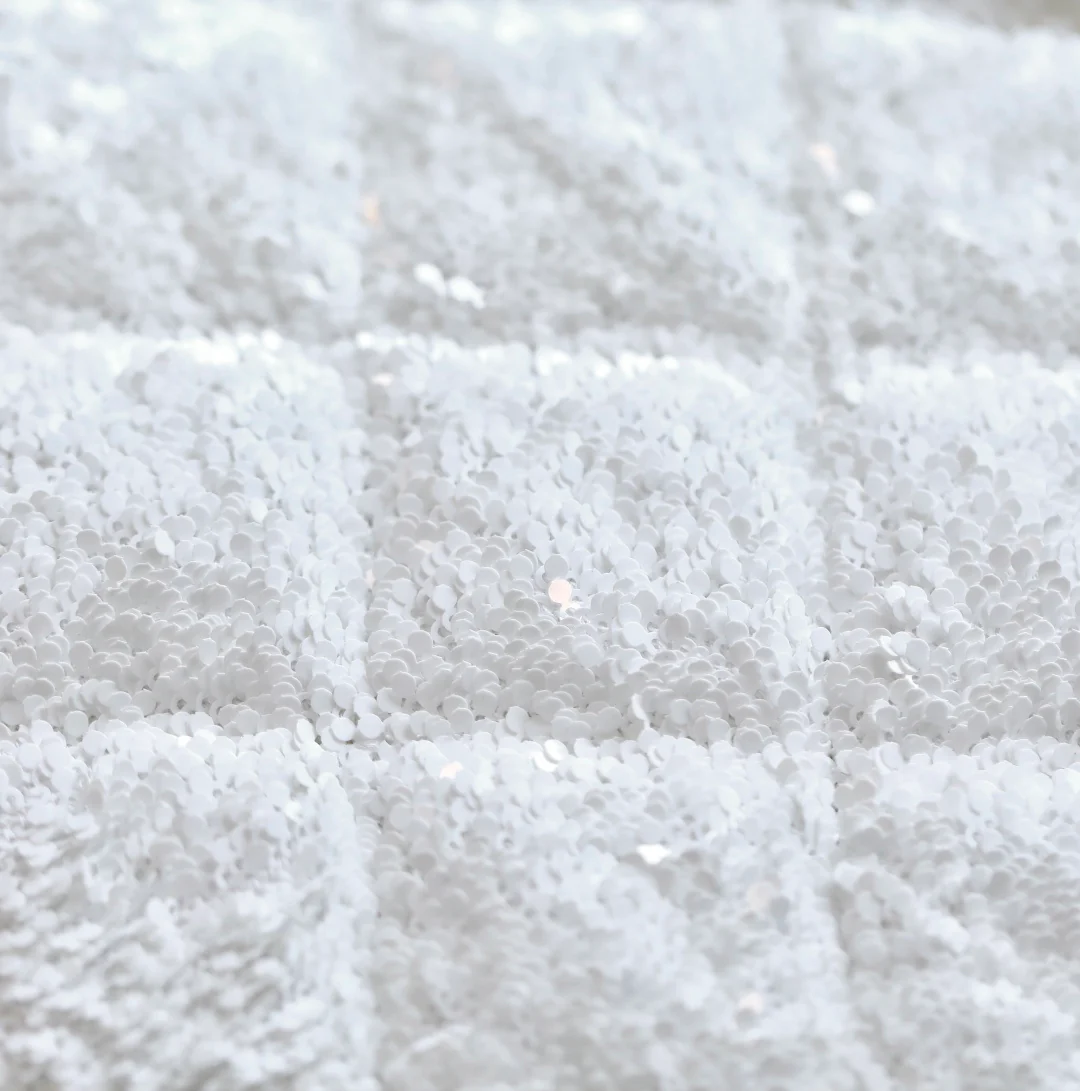 Мини-рюкзак Chanel 25b с пайетками - белый