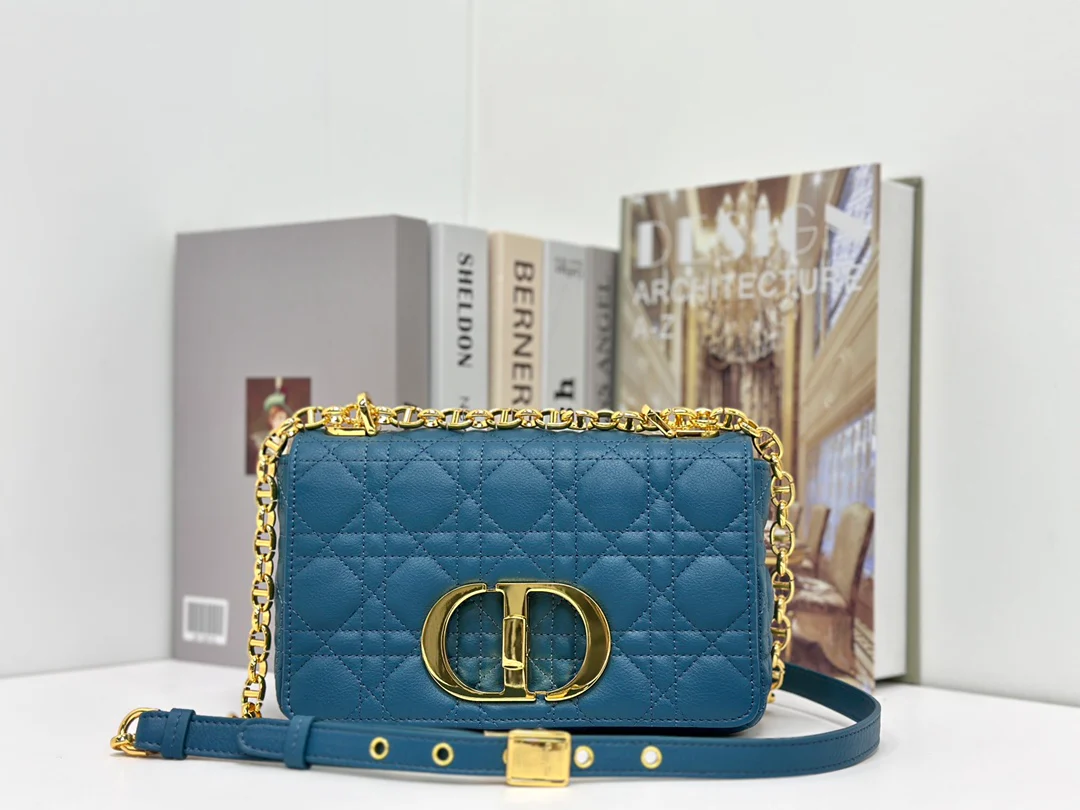 Маленькая сумка Dior Caro на цепочке - синяя