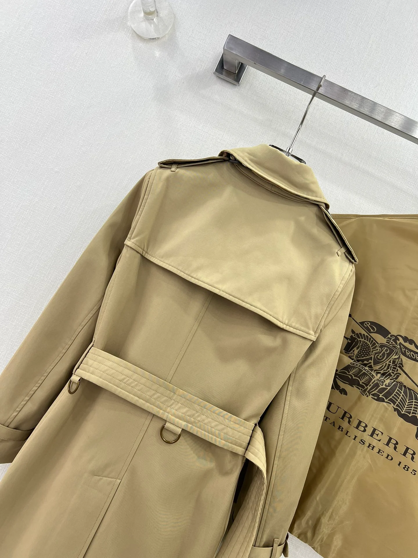 Классический короткий тренч Burberry 2403 Kensington