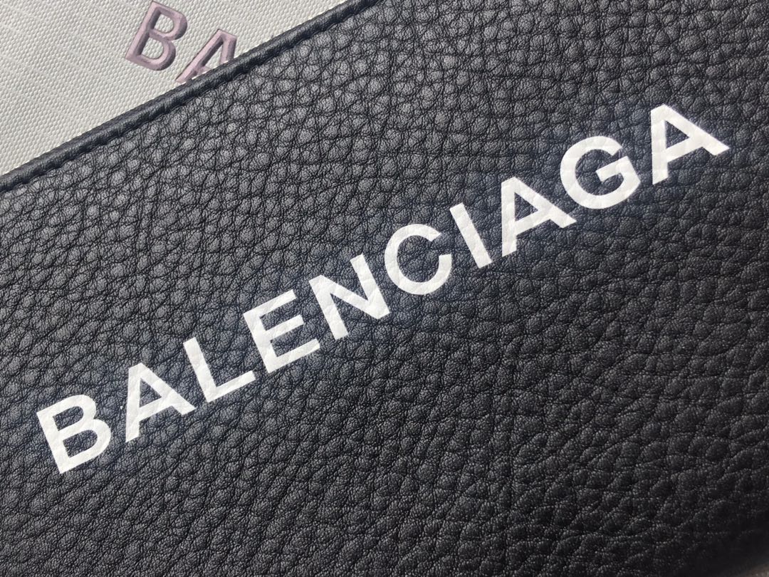 Balenciaga-一字拉链扁长夹／手拿包，可摊平放千元钞票