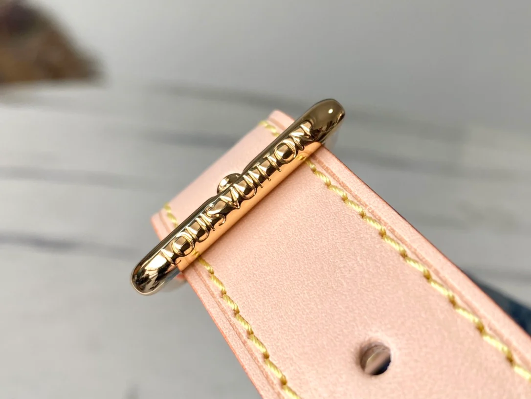 m82949-LV-hills-pochette джинсы-сумки подмышками