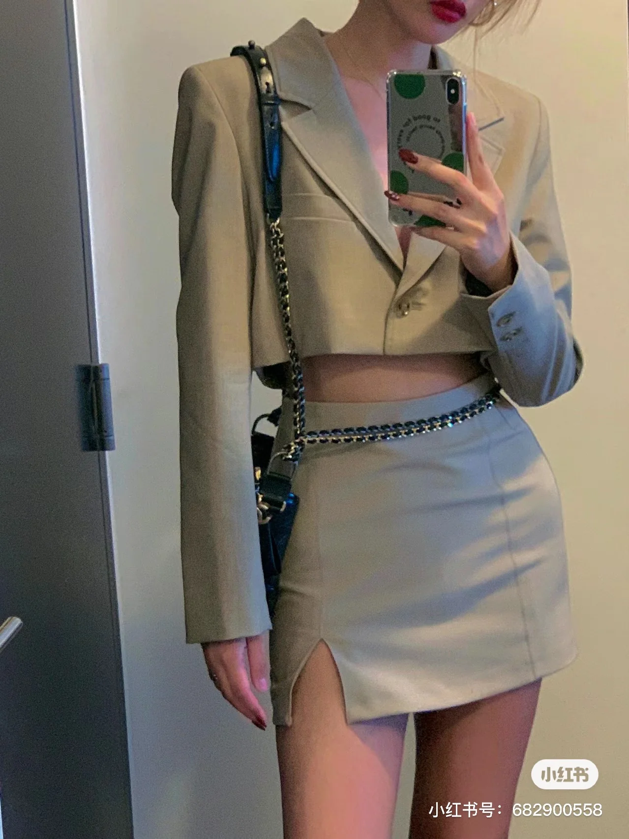 Маленькая сумка-хобо Chanel Garbielle - черная