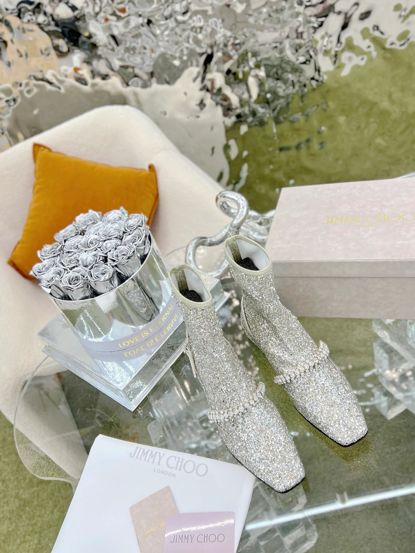 Jimmy - Новинка сезона весна/лето 2022 - Ботильоны на резинке со стразами - 1