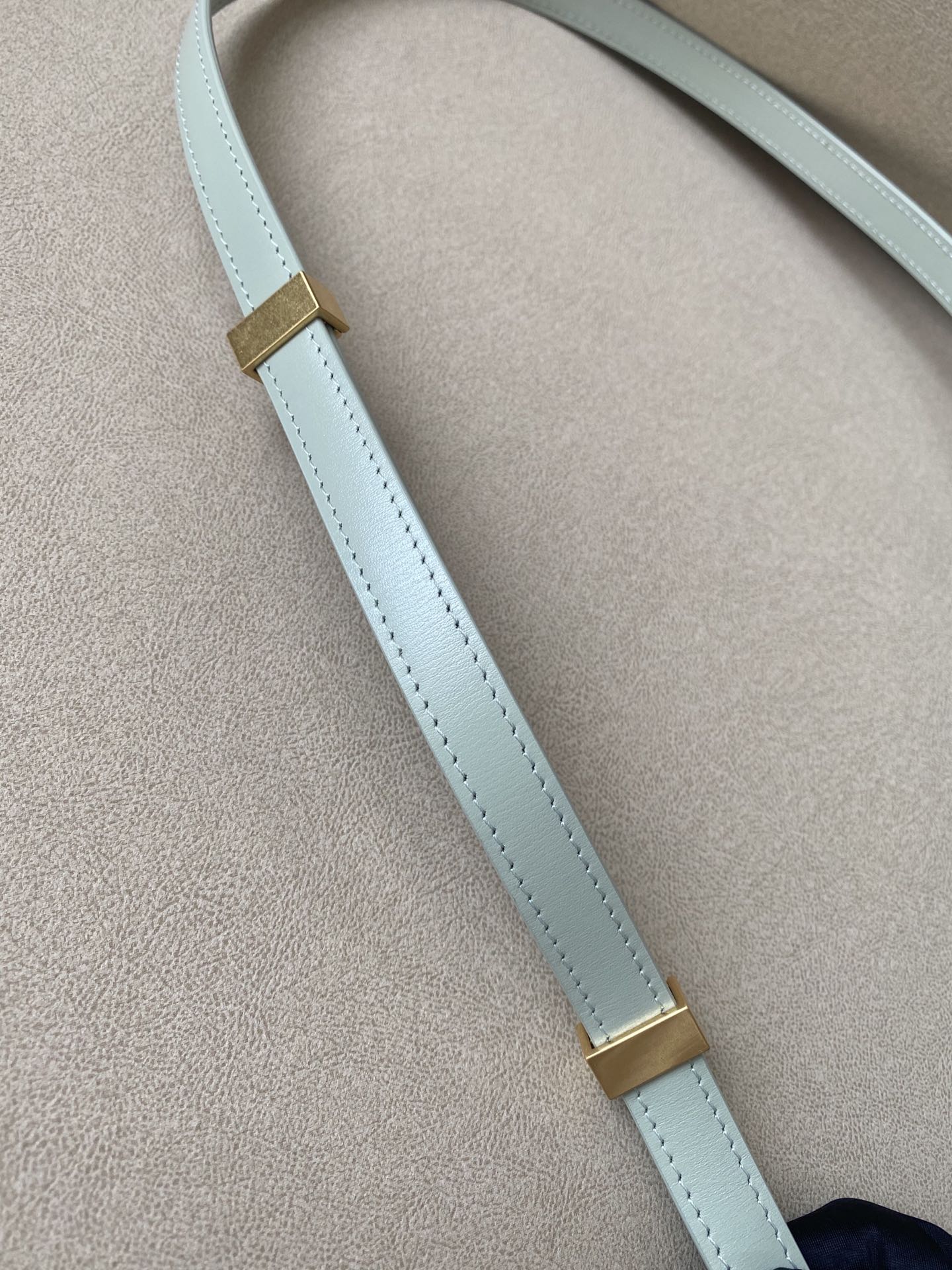 Сумка Celine Box-Tteen из полированной телячьей кожи - аквамарин - 2