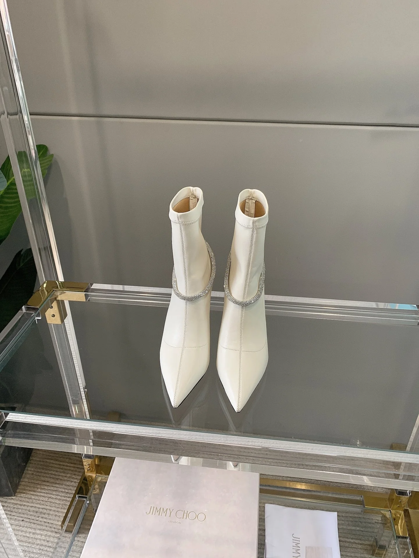 Ботинки Jimmy - Thin Chain Style - на низком каблуке