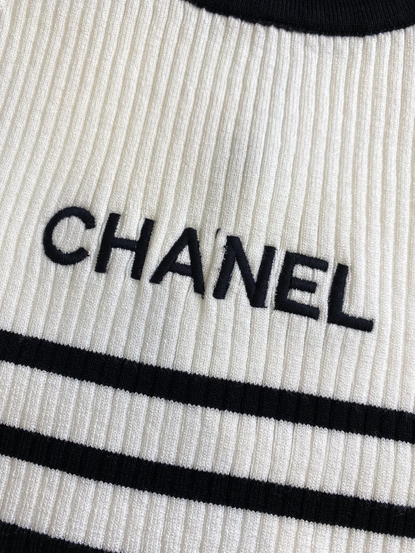 Вязаный жилет Celine-2404 ?Ранняя весна?, новинка, белый.