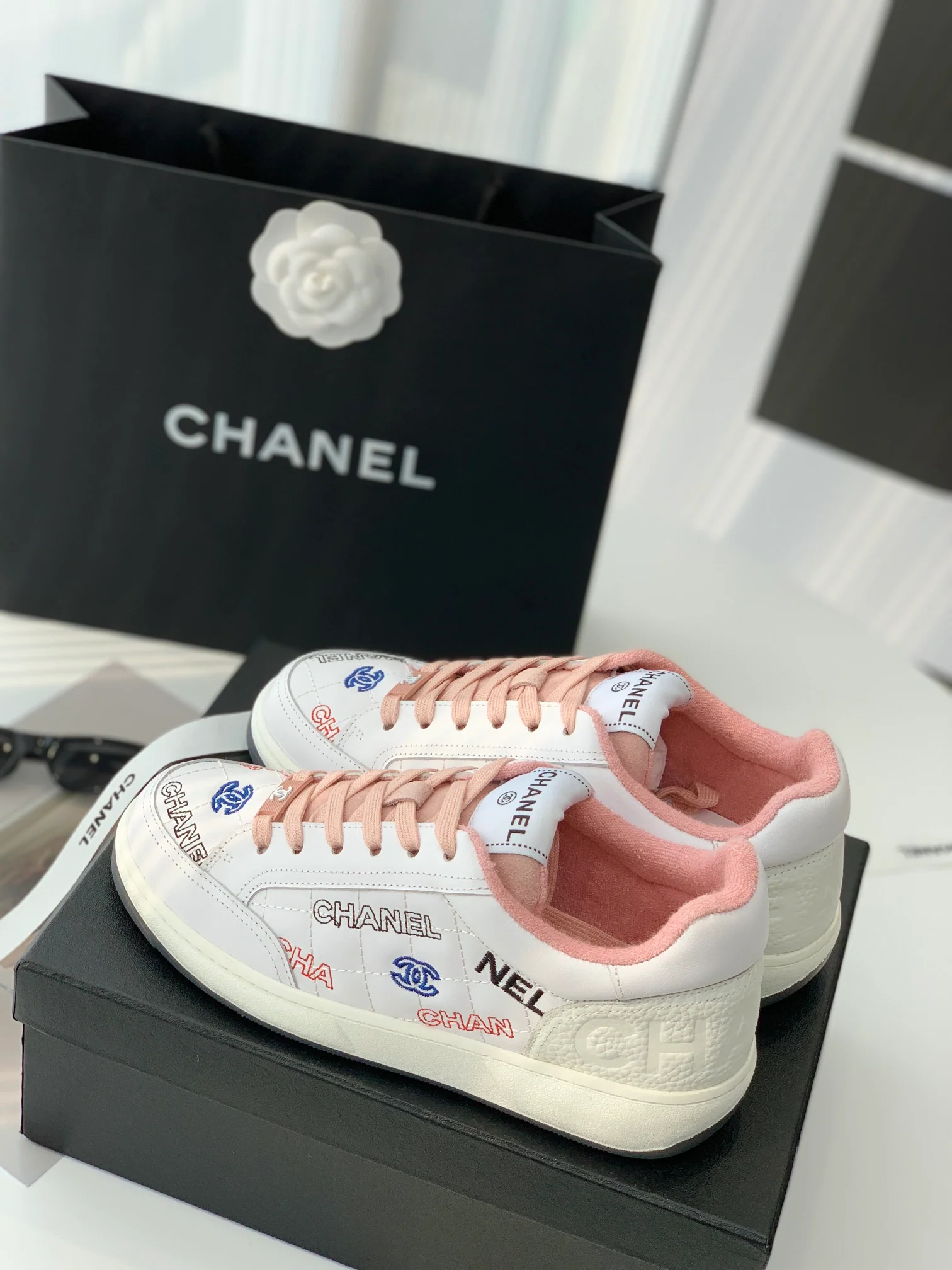 Chanel - Новые кроссовки 5-го поколения - Белые кроссовки - Размеры 35-40