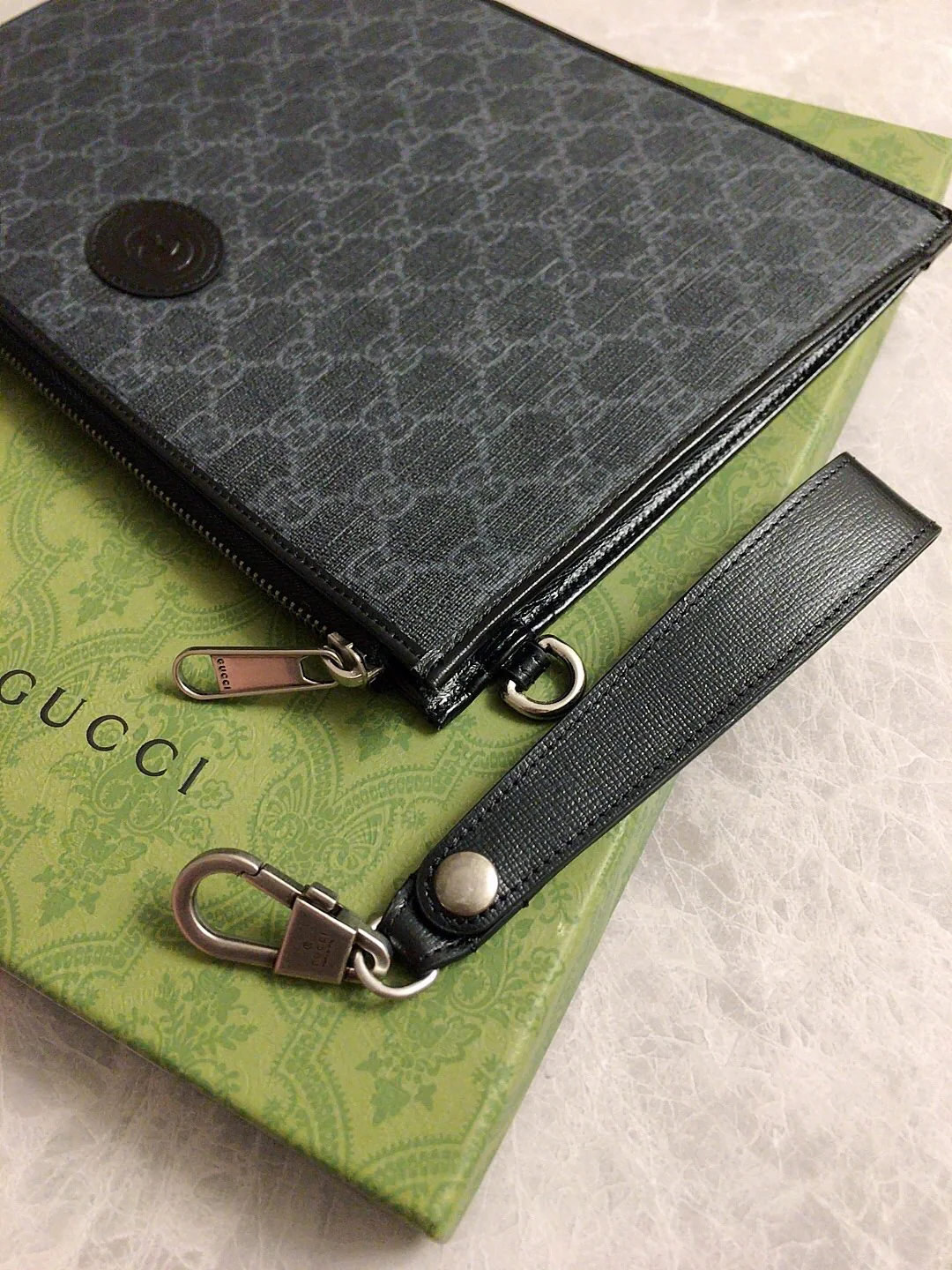 Gucci-新款老花手拿包