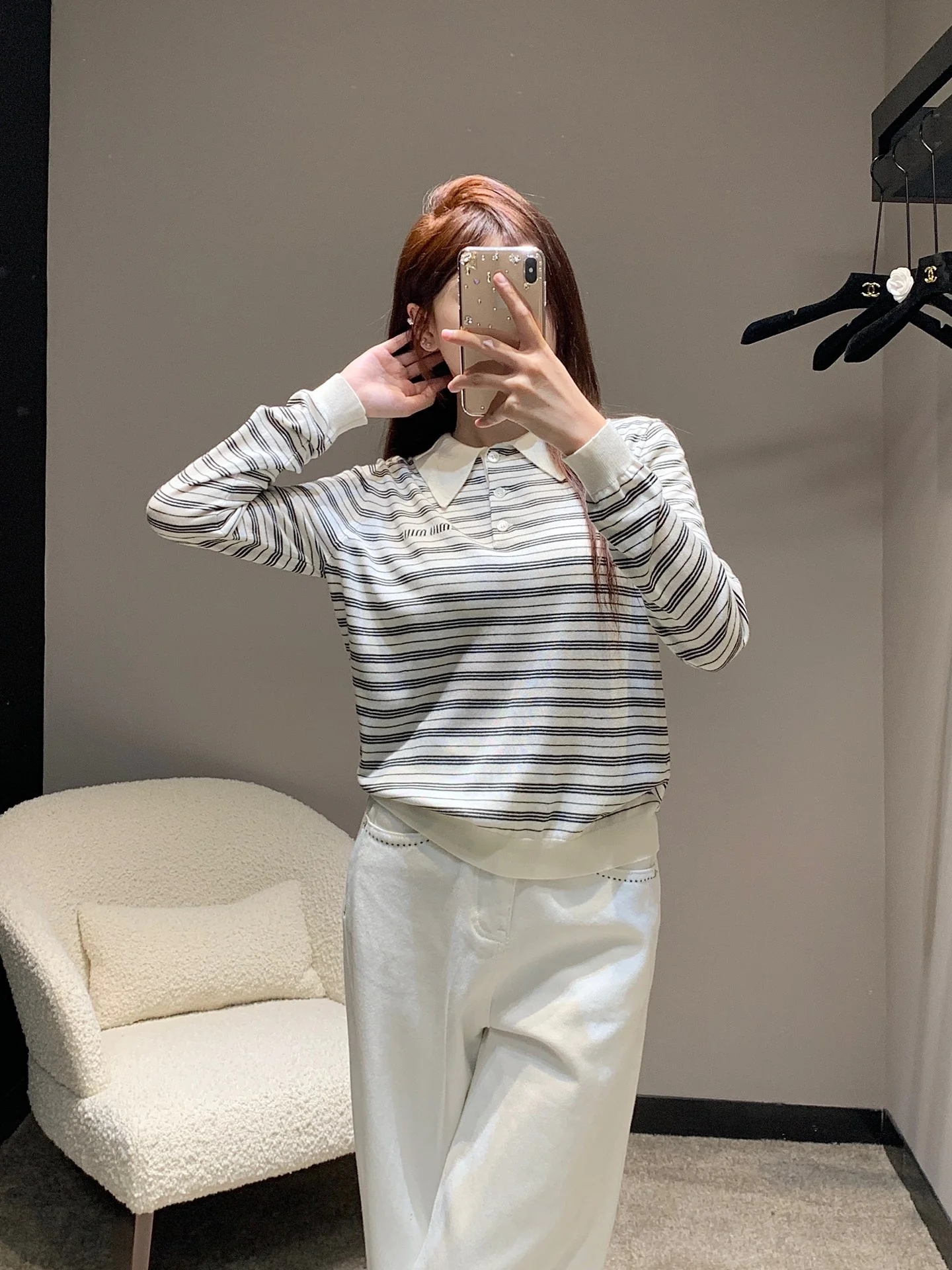 Miu Miu - 2404 - Вязаный свитер-поло с воротником и длинными рукавами в девичьем стиле