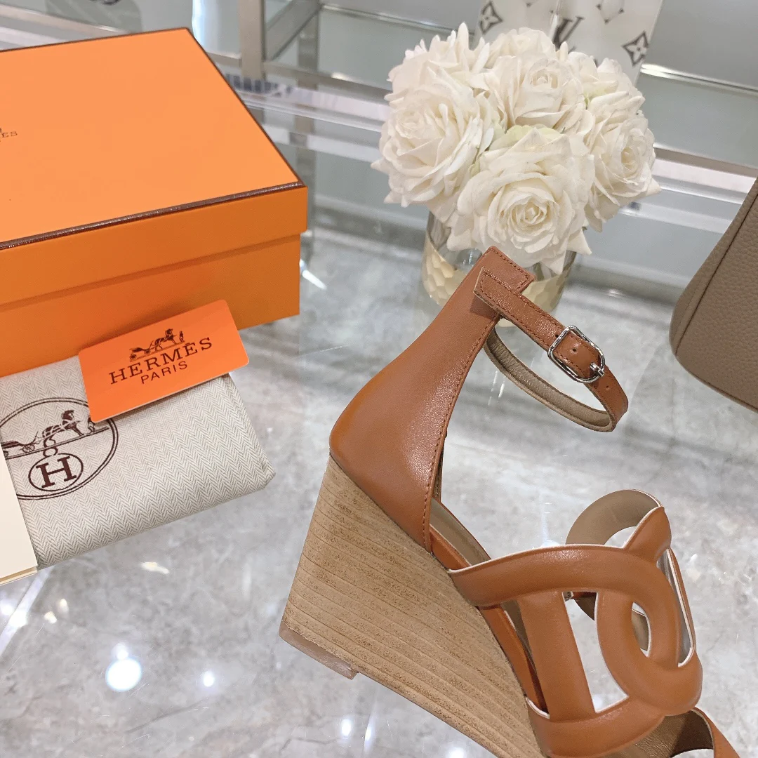 Новинка сезона весна/лето 2022 от Hermes - Сандалии на высоком каблуке - 1