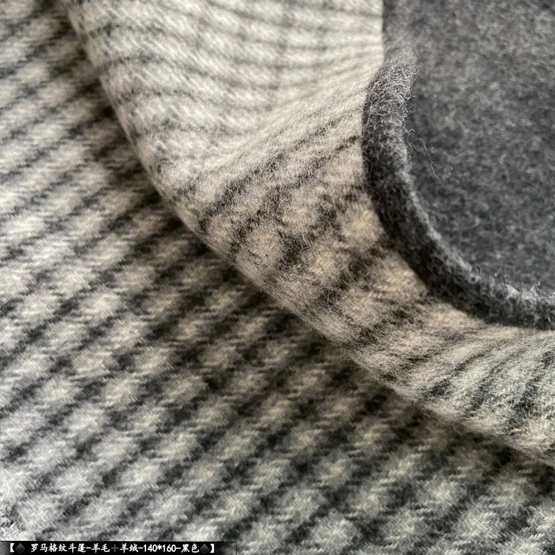 Fendi - Двусторонняя накидка в римскую клетку - 140-160 см - с бахромой - 75 см - шерсть 25 см - кашемир - черный - бежевый