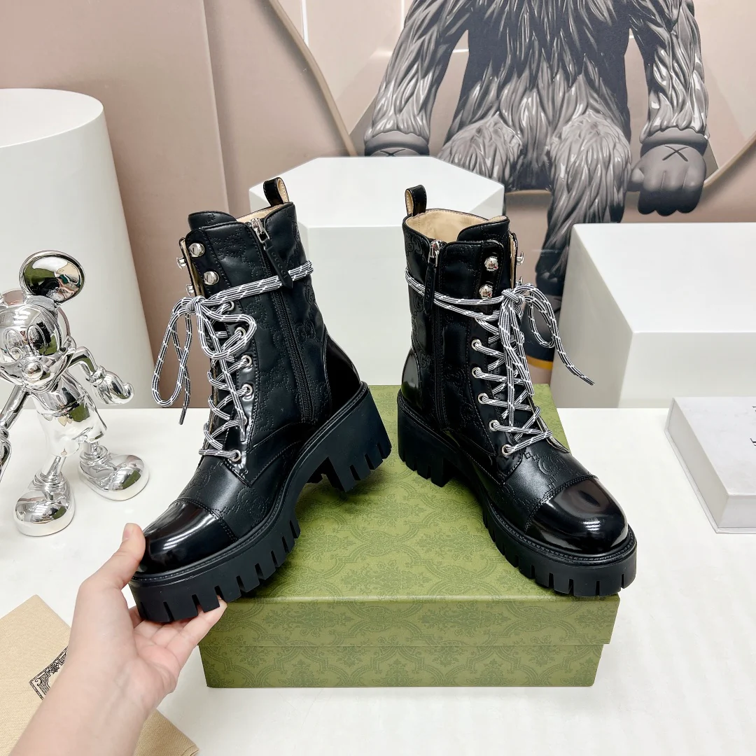Новинка сезона осень/зима 2023 от Gucci - Ретро ботильоны на платформе со шнуровкой - Черные