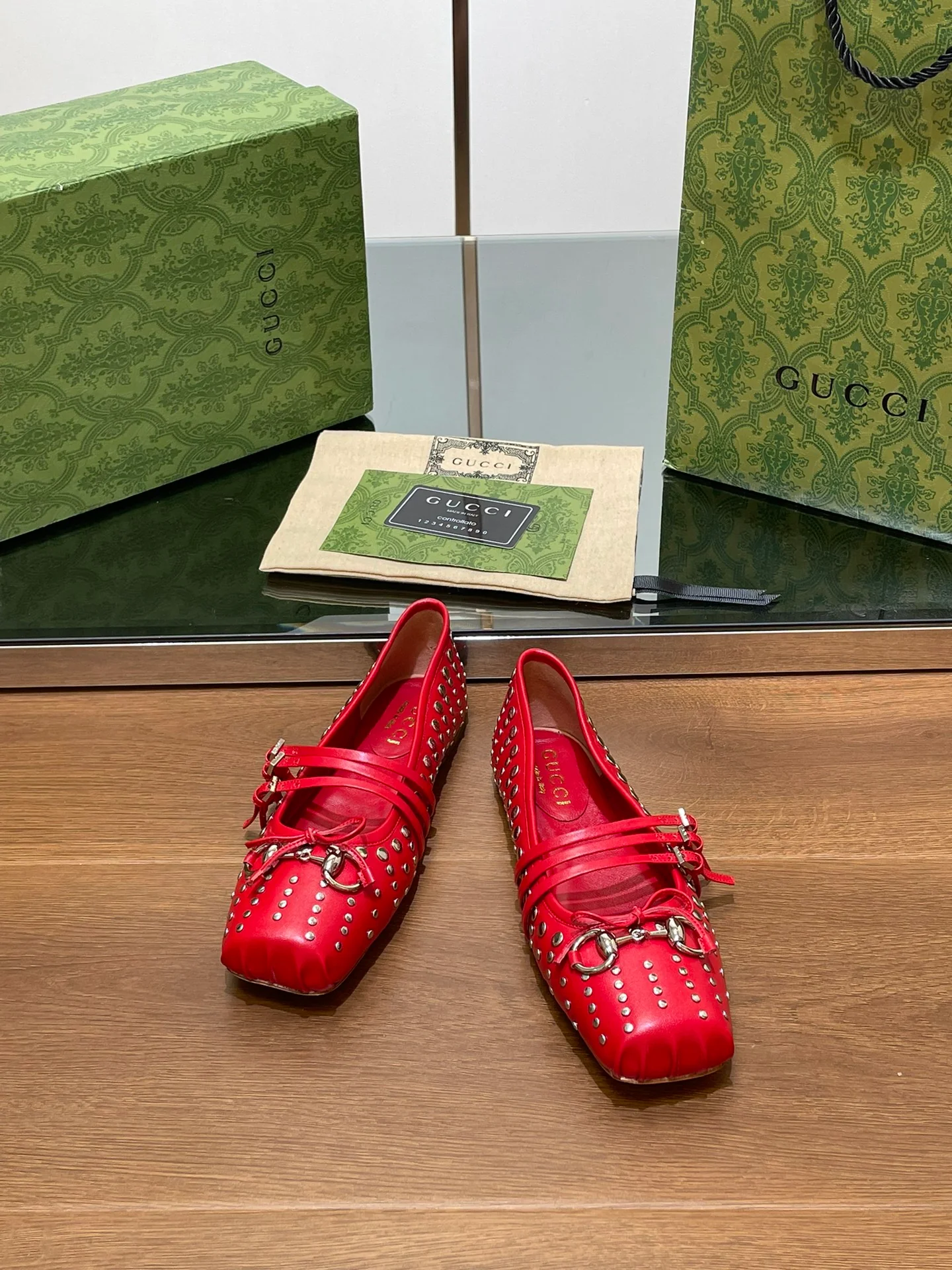 Туфли Gucci 2024 Studded Barre Shoes - красные