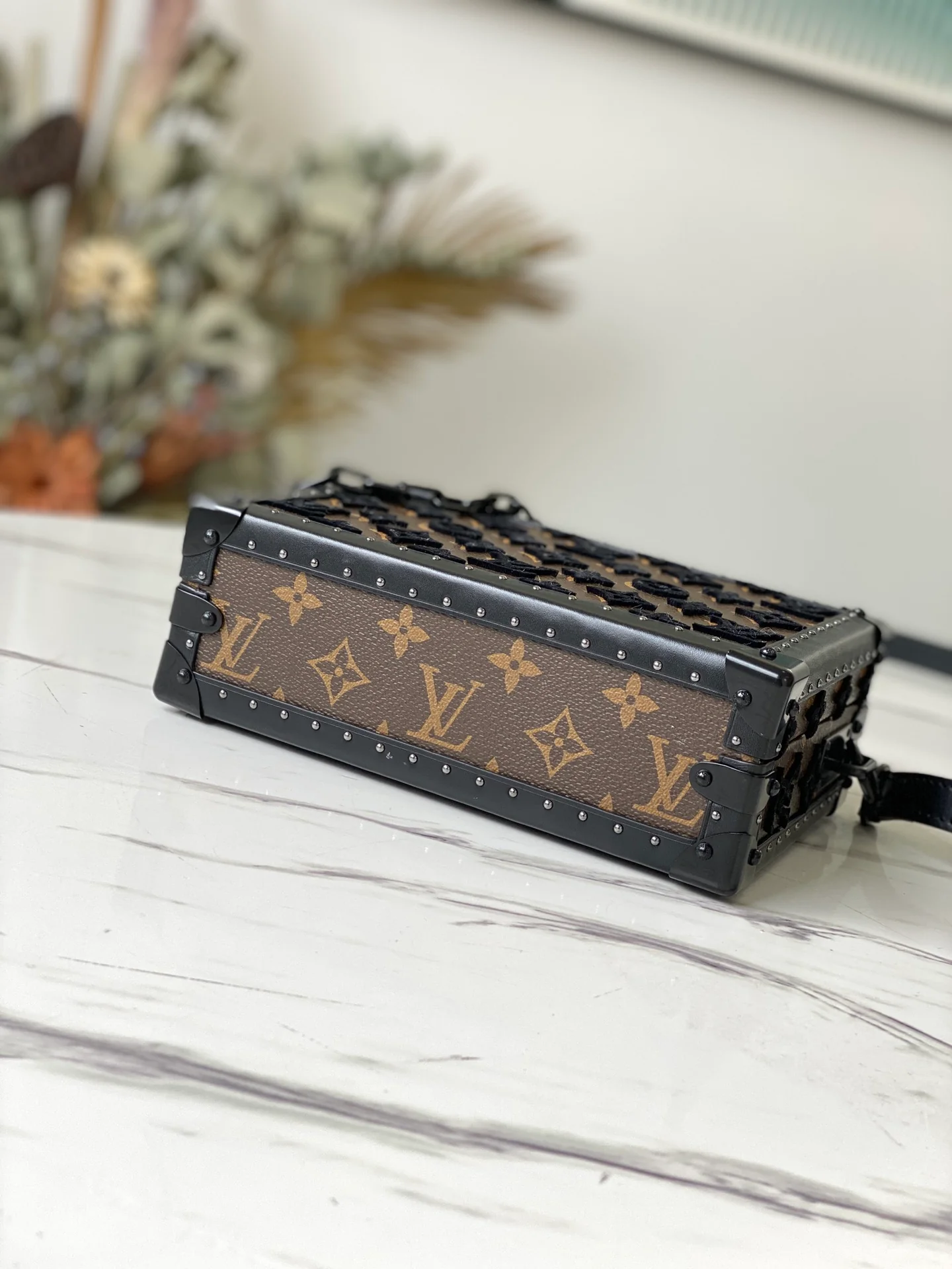 lv-m20233-Monogram Flocked Box Bag