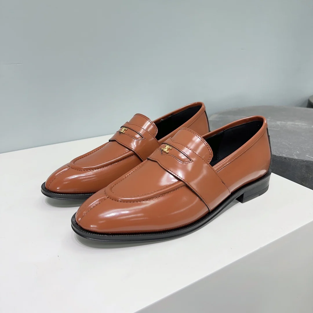 Новинка сезона осень/зима 2023 от Celine - туфли унисекс в стиле 