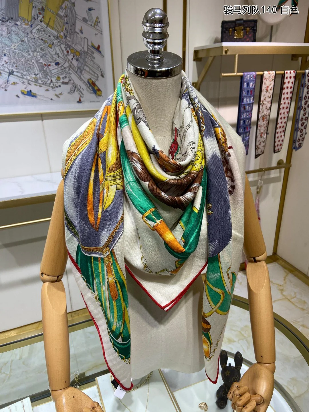 Квадратный шарф Hermes с изображением лошадей - 140 см - 70% кашемир - 30% шелк - белый