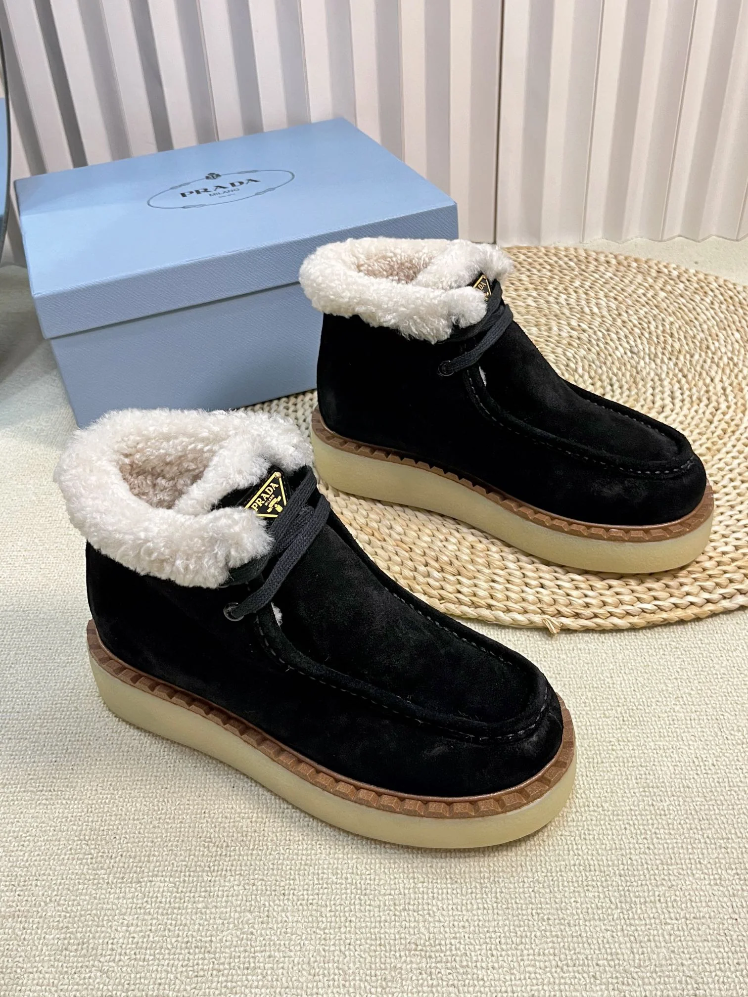 Шерстяные сапоги Prada 2024 - черные