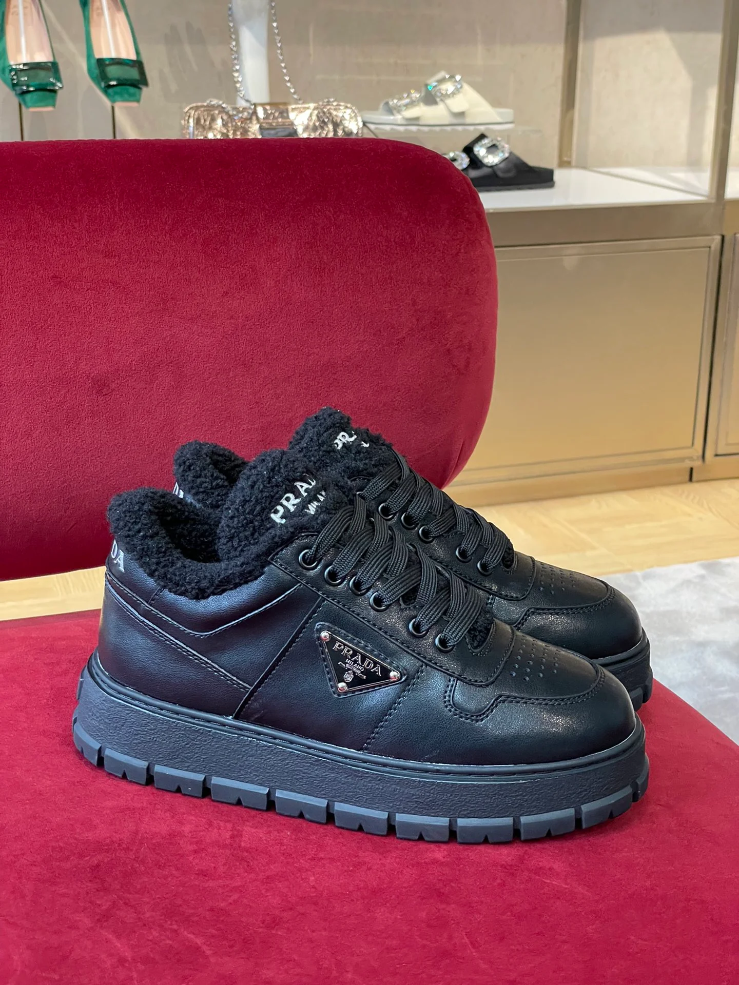 Prada - Шерстяные повседневные туфли на платформе - Черные