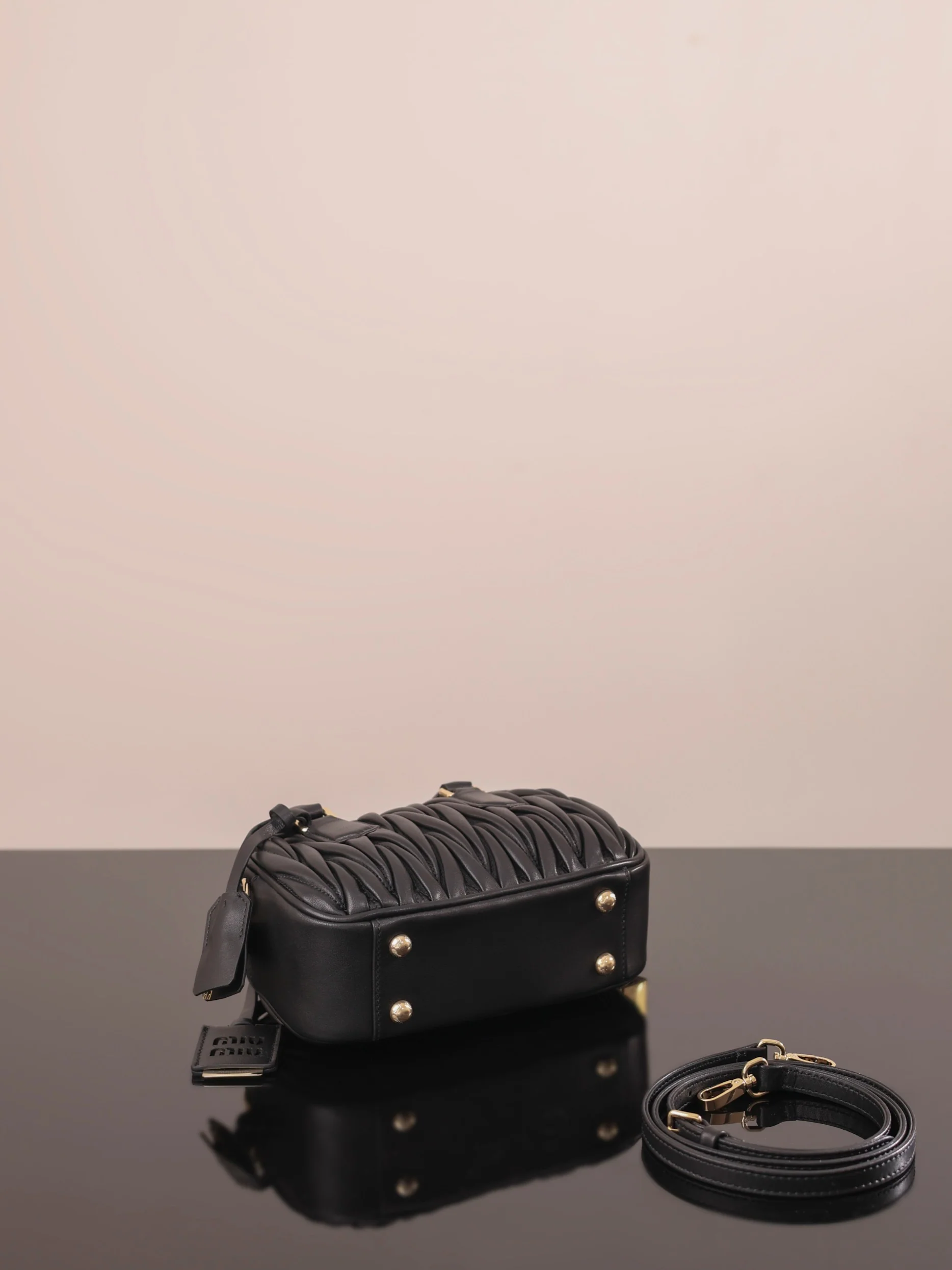 Miu Miu-5bb142m1200-??????-??????-Черный