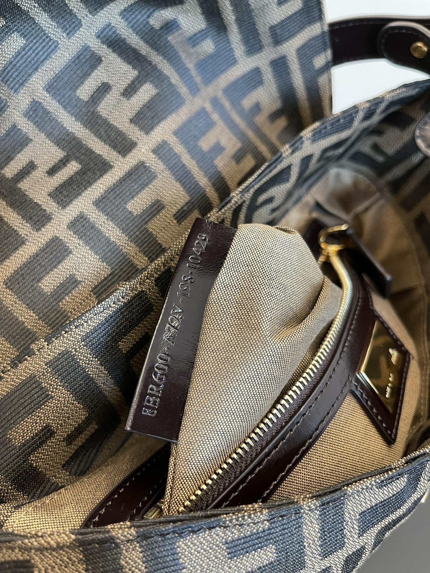 Большая винтажная сумка Fendi Monogram Ingot