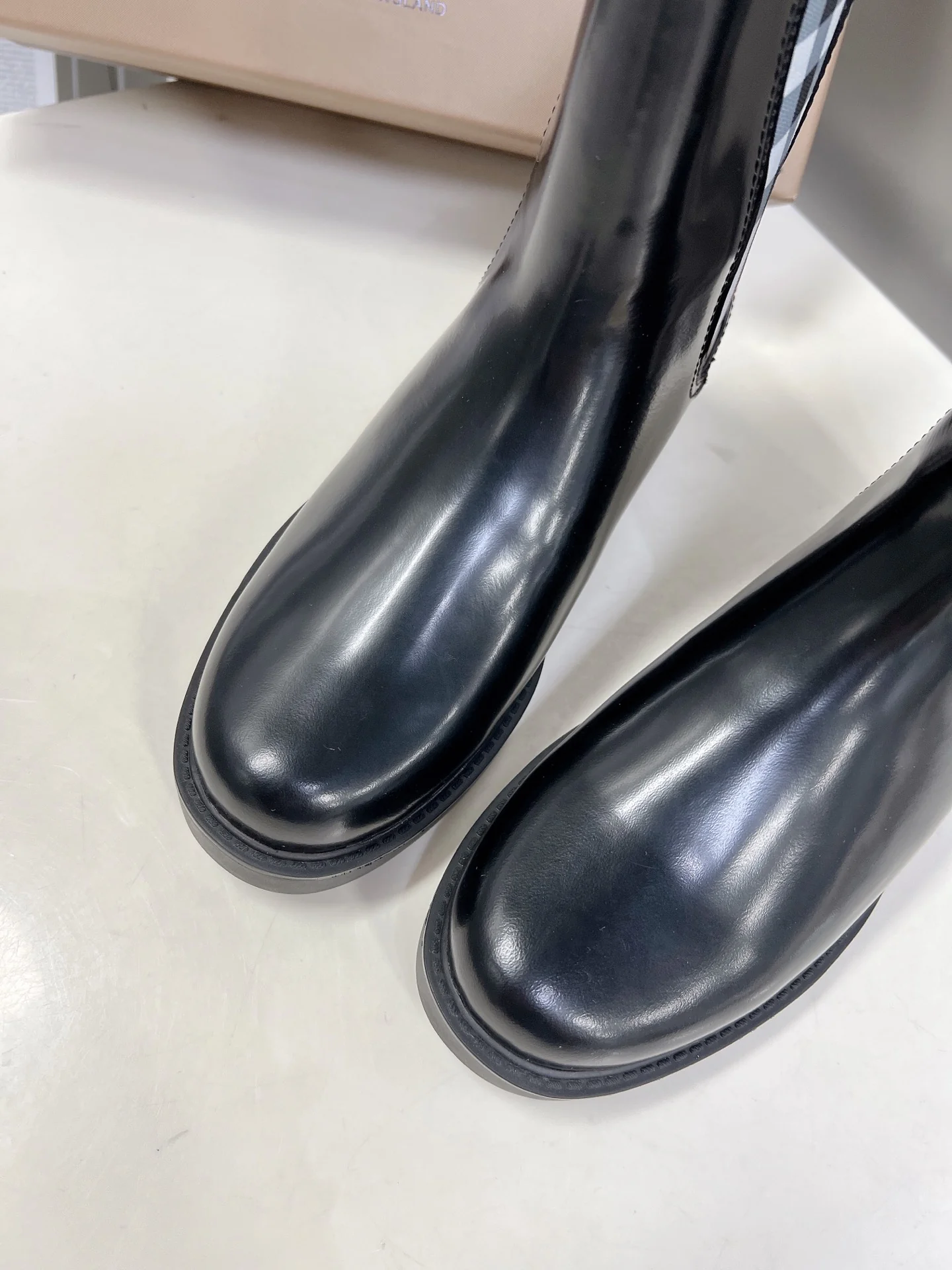 Burberry - Новинка ранней весны - Ботильоны в клетку