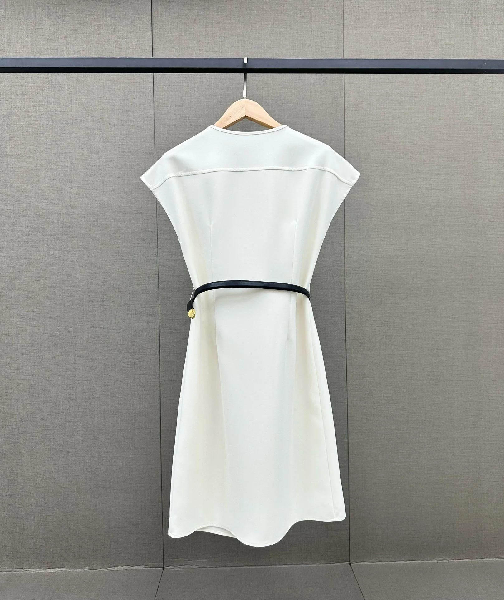 Celine-2404 - Элегантный комбинезон в стиле рабочей одежды с круглым вырезом