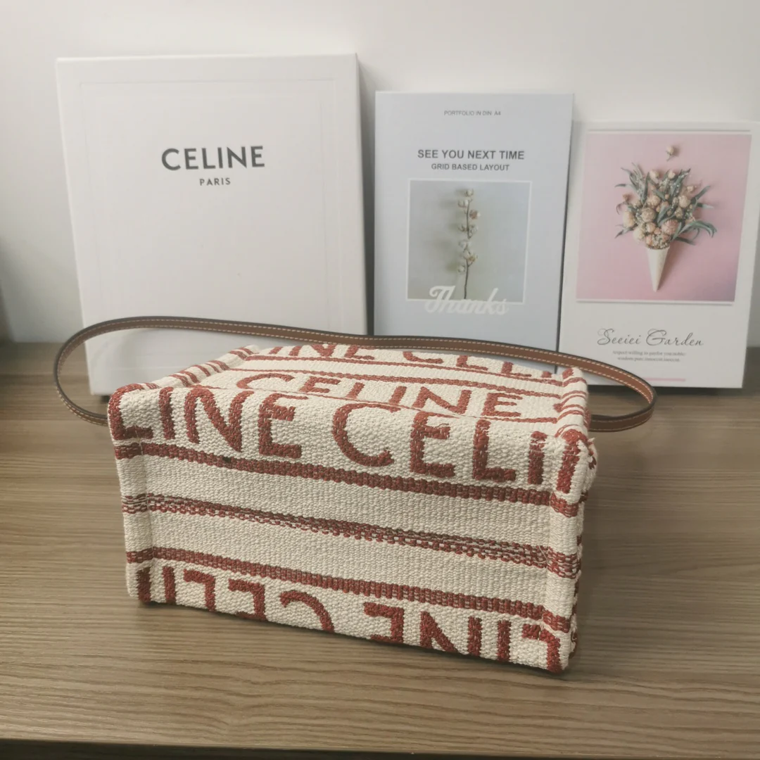 Сумка-шоппер Celine Cabas Thais, маленькая, красная (из махровой ткани)