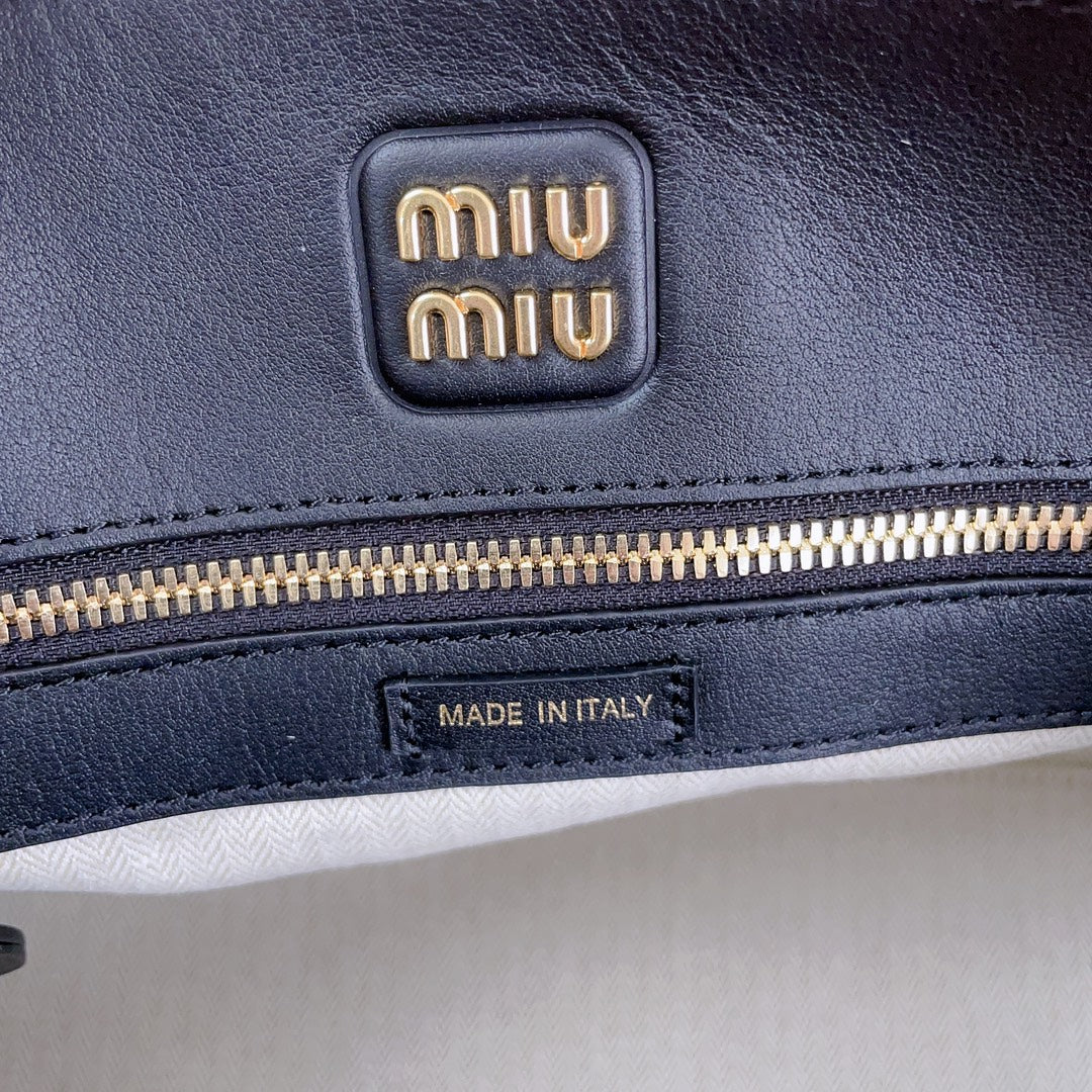 Miu Miu - Черная сумка-ракушка