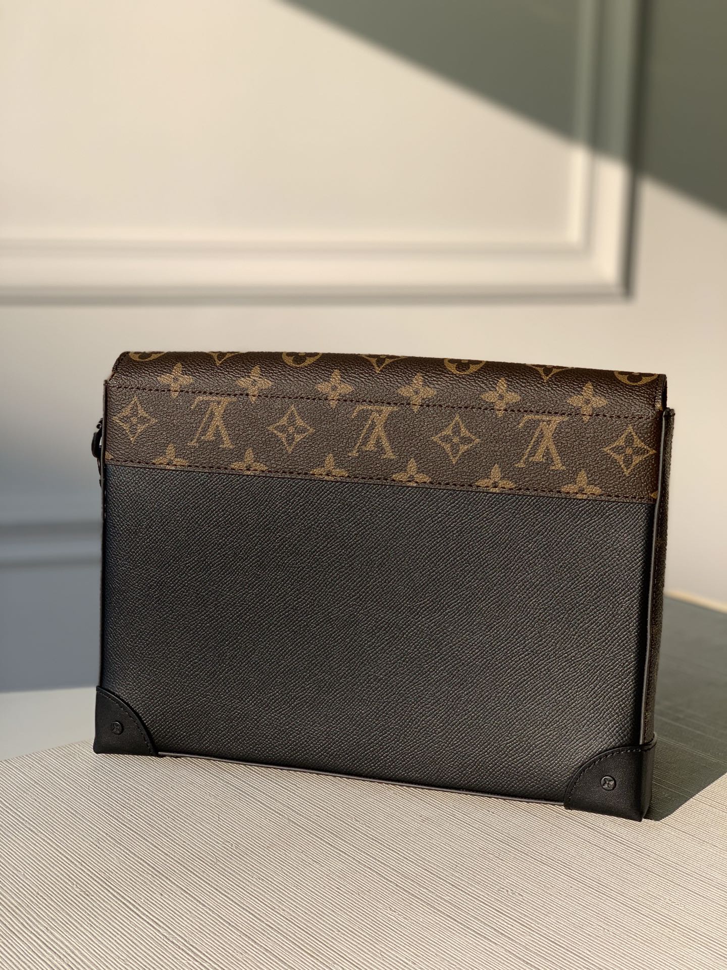 lv-m30583-pochette-voyage-steamer клатч-черный