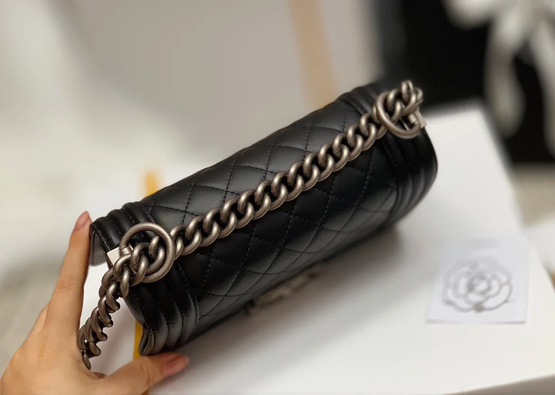 Chanel-boy-20cm-16