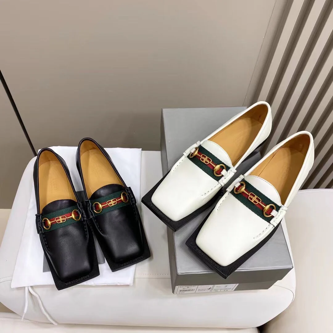 Balenciaga - Обувь в афро-стиле