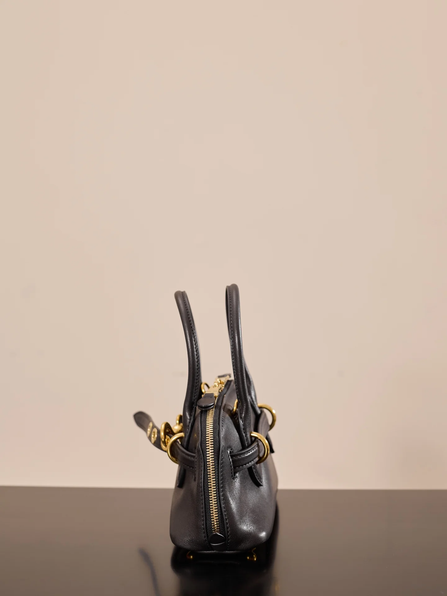 Сумка Miu Miu-5b-090m1050-???????? Маленькая, черная.