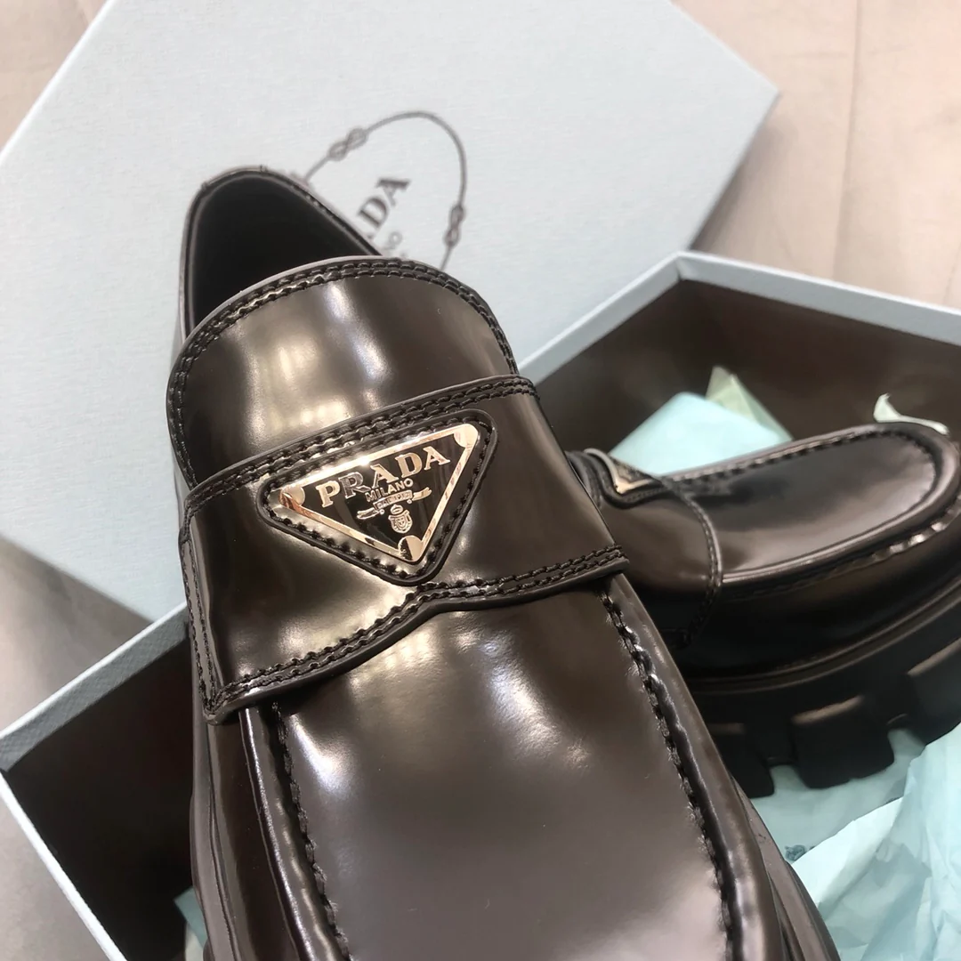 Обувь Prada - Prada Monolith - классические лоферы с квадратным носком