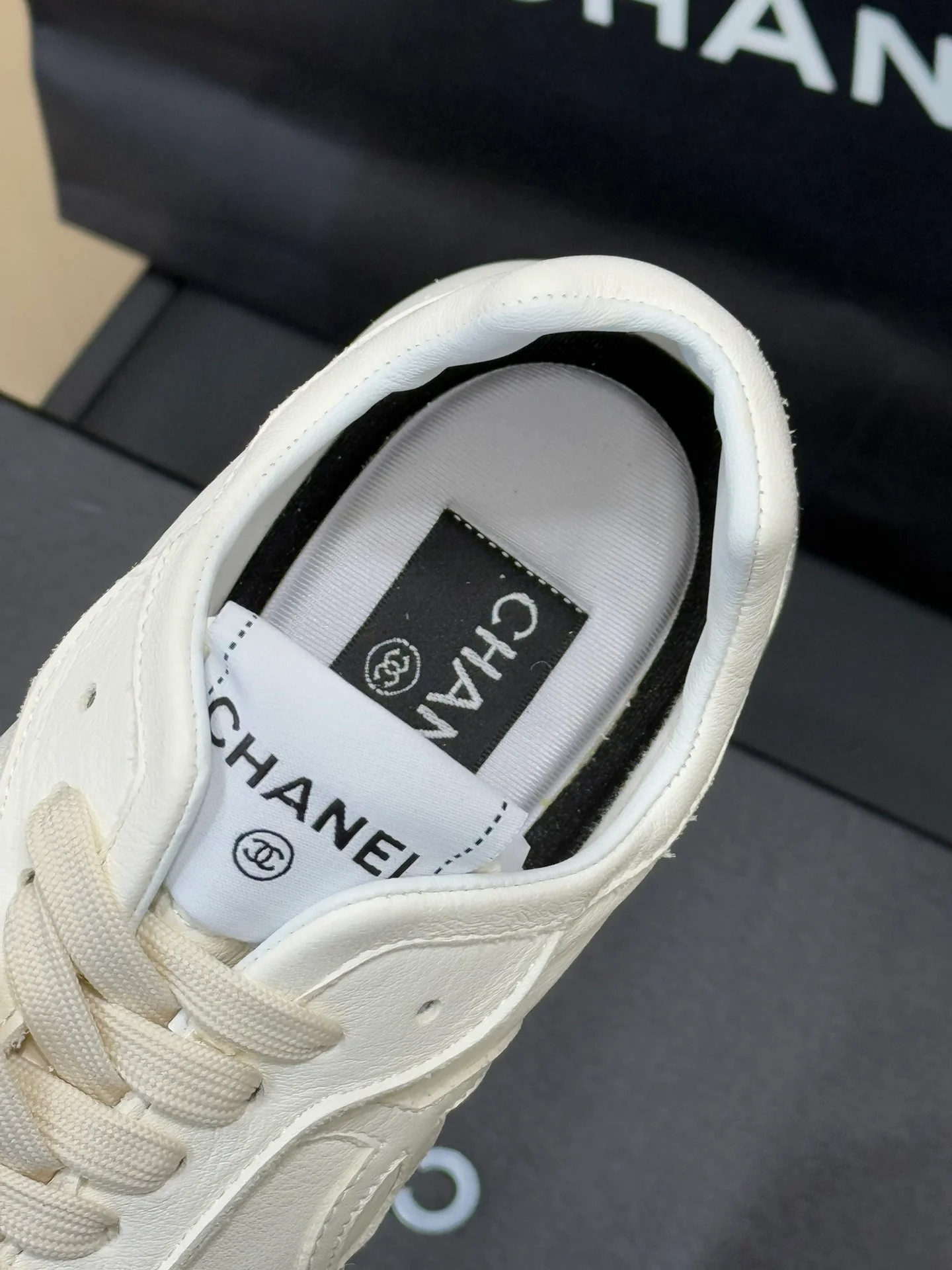 Кроссовки Chanel 2024 Retro - белые