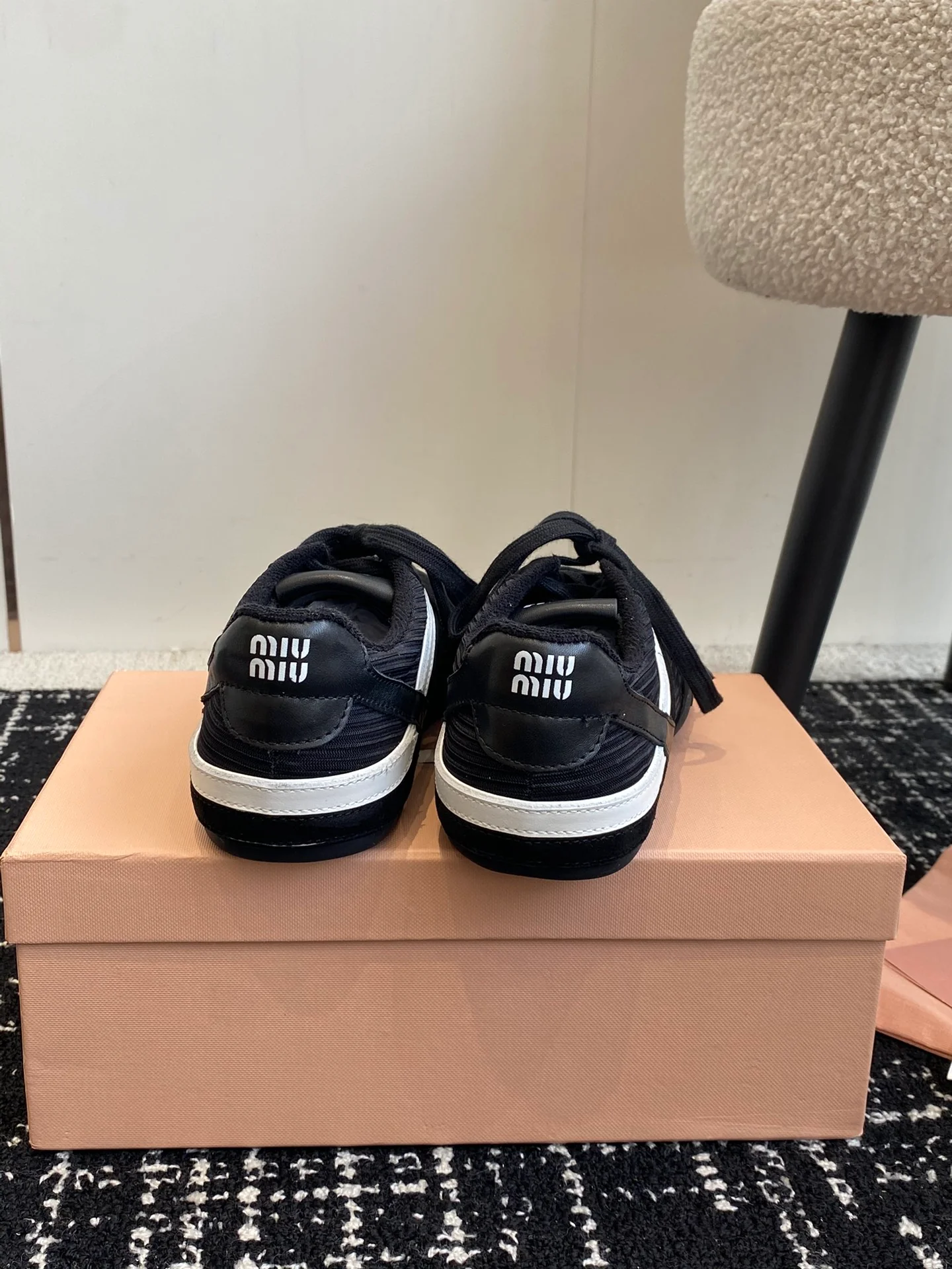 Повседневные туфли Miu Miu 2025 - черные