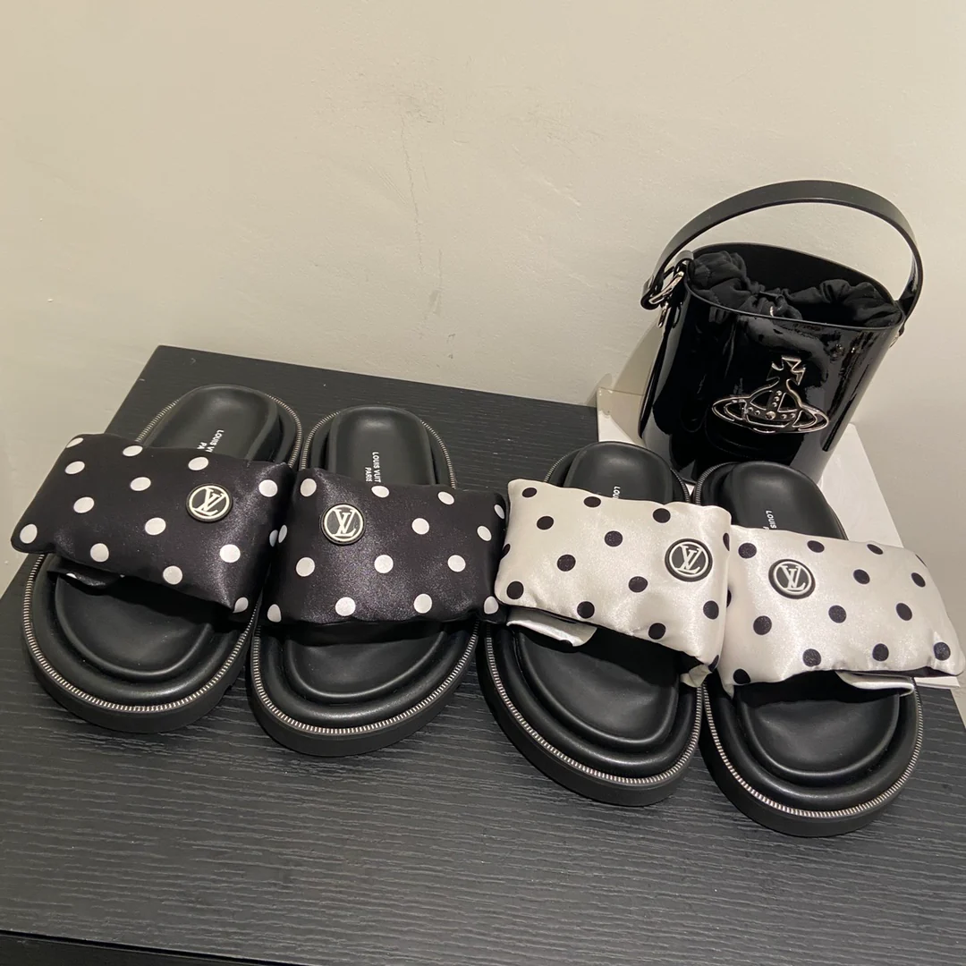 Тапочки LV в горошек