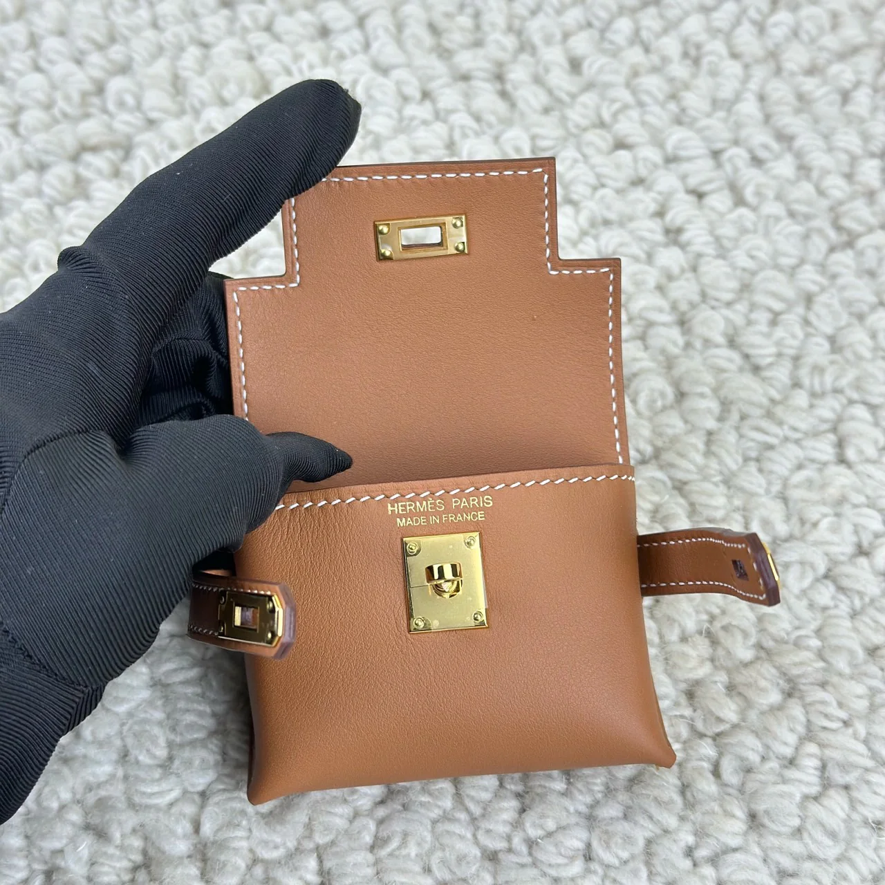 Кожа Hermes Kelly Moove Swift, золотисто-коричневая, золотая застежка.