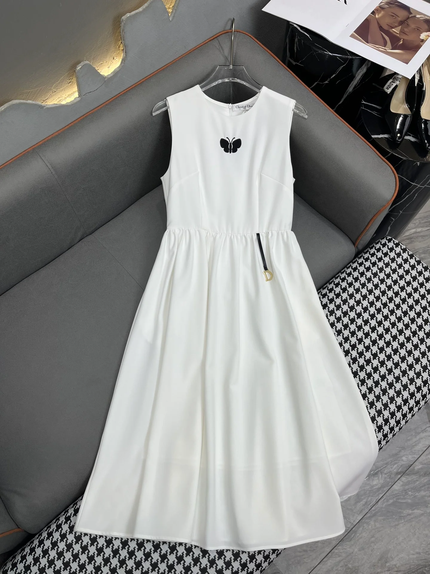 Летнее платье Dior 2403-24ss без рукавов с бабочками - белое