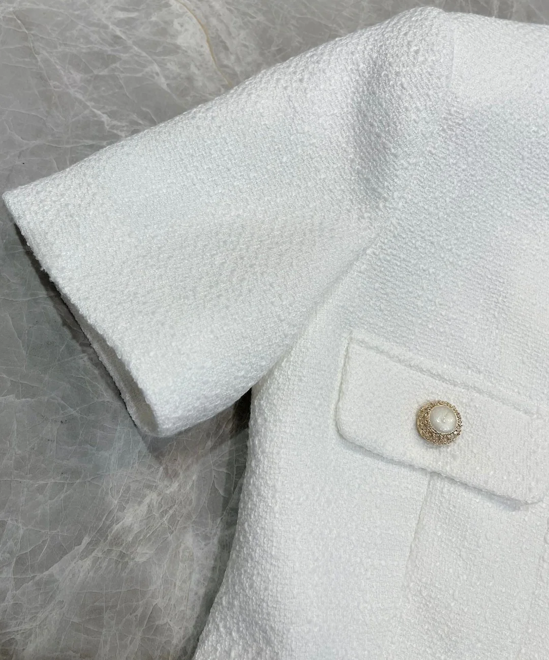 Chanel 2403 - Элегантный твидовый костюм с жакетом - Белый