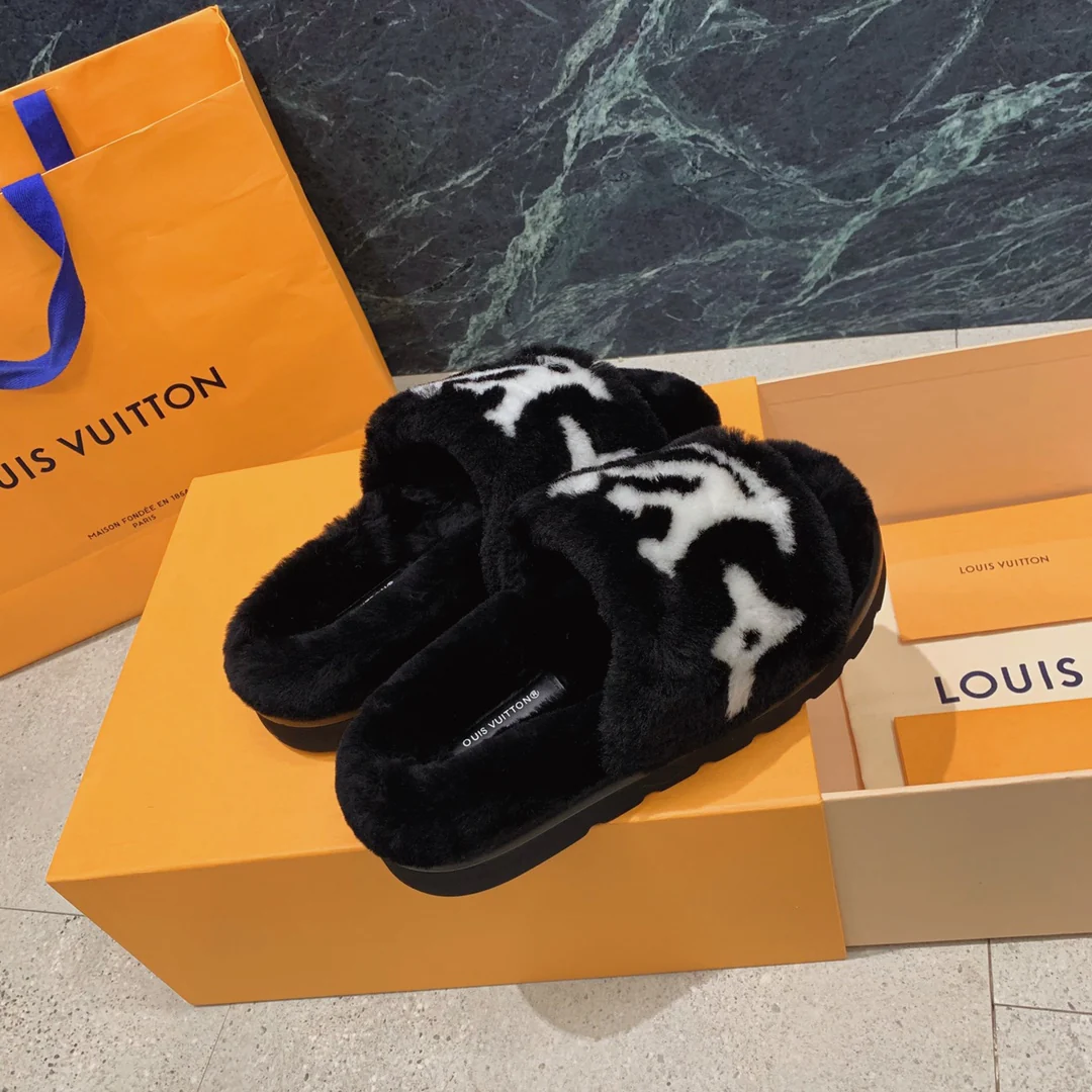 Тапочки LV Teddy из овчины - черные