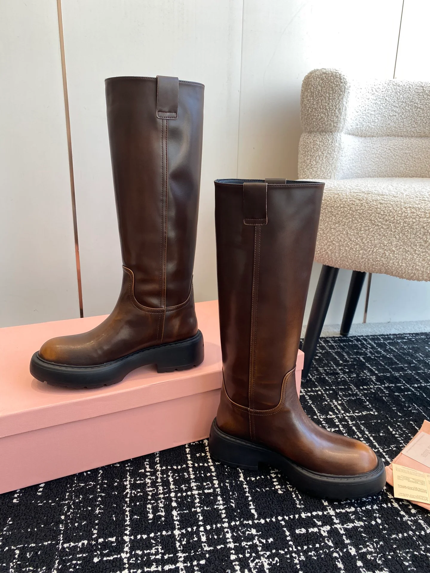 Ботильоны на высоком каблуке Miu Miu 2024 года - темно-коричневые